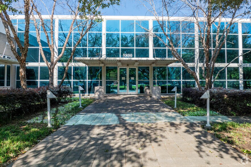 More Photos Of 5800 N Course Dr, Houston Office For Sale