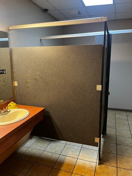 More Photos Of 4275 Camden Hwy, Dalzell Restaurant For Sale