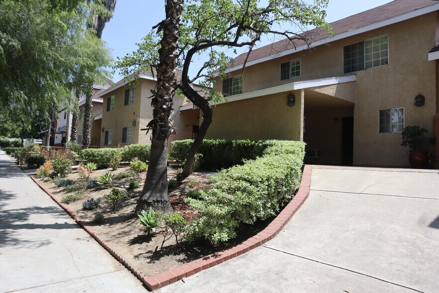 More Photos Of 1160 Elm Ave, Glendale Apartments For Sale