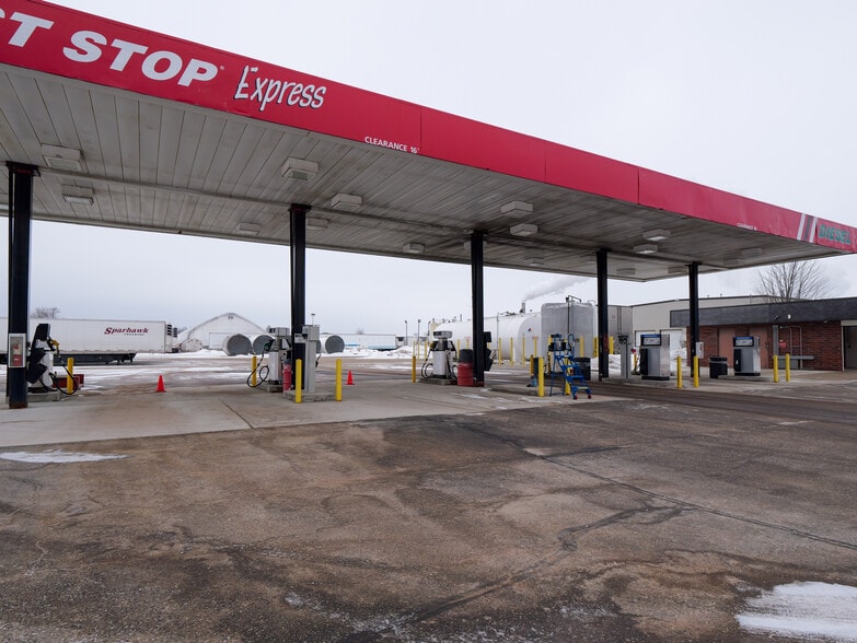 More Photos Of 511 25th Ave N, Wisconsin Rapids Office For Sale