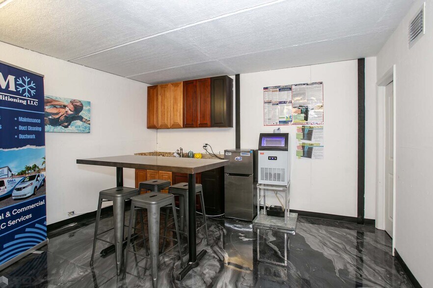 More Photos Of 1769-1791 Blount Rd, Pompano Beach Warehouse For Sale