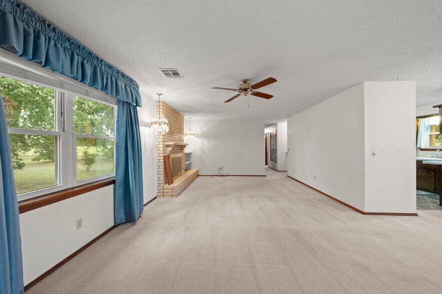 More Photos Of 523 W Country Club Rd, Chickasha Office Residential For Sale