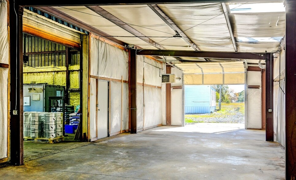 More Photos Of 819 Industrial Rd, Centerville Manufacturing For Sale