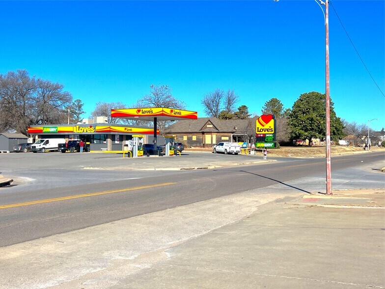 More Photos Of 230 N Louis Tittle Ave, Mangum General Retail For Sale