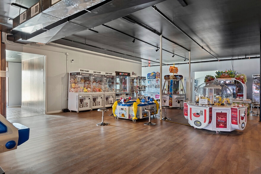 More Photos Of 3101 S MacArthur Blvd, Springfield Restaurant For Lease