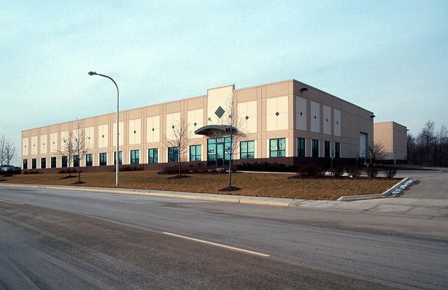 More Photos Of 1400 Crispin Dr, Elgin Warehouse For Lease