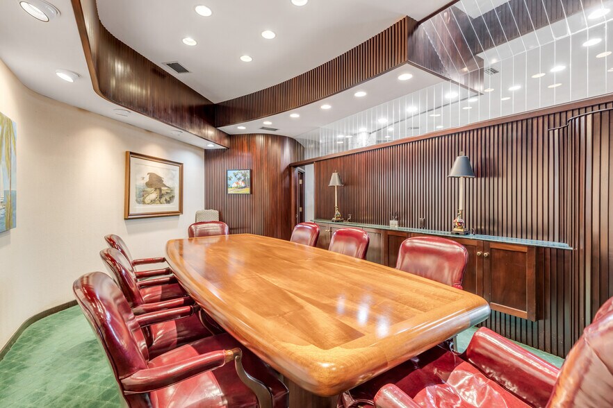 More Photos Of 100-104 Riverside Dr, New Smyrna Beach Office For Sale