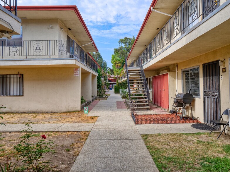 More Photos Of 10707 New Haven St, Sun Valley Apartments For Sale