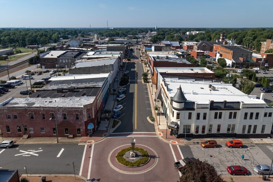 More Photos Of 118 S Scales St, Reidsville Medical For Lease