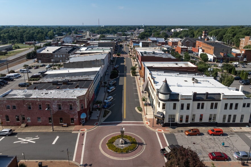 More Photos Of 118 S Scales St, Reidsville Medical For Sale