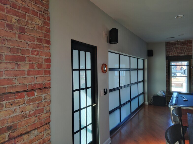 More Photos Of 1 S Park Ave, Lombard Office Residential For Sale