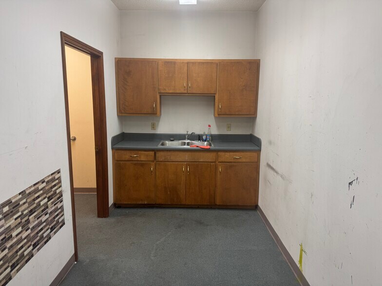 More Photos Of 3145 E Andrew Johnson Hwy, Greeneville Storefront For Lease