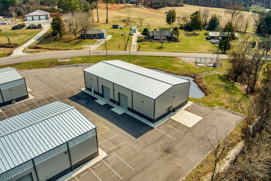 More Photos Of 145 US-70, Lenoir City Flex For Lease