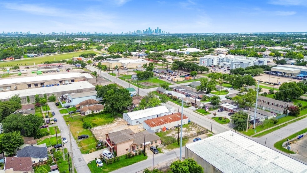 More Photos Of 8316 La Porte Rd, Houston Warehouse For Sale