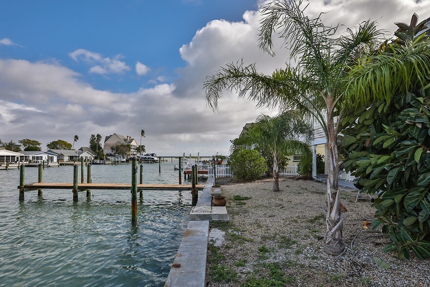 More Photos Of 515 129th Ave, Madeira Beach Apartments For Sale