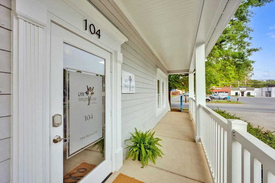 More Photos Of 20808 N Main St, Cornelius Medical For Sale