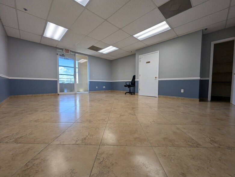 More Photos Of 701 NW Federal Hwy, Stuart Medical For Lease