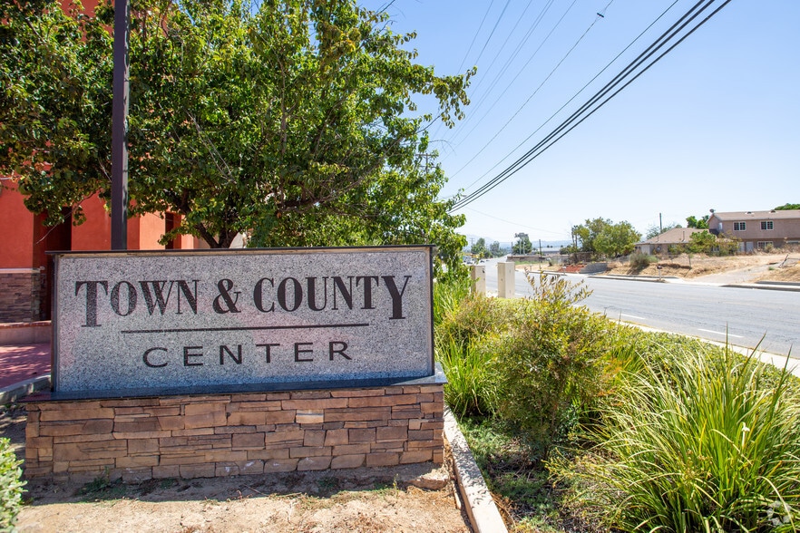 More Photos Of 10465 Arlington Ave, Riverside Unknown For Lease