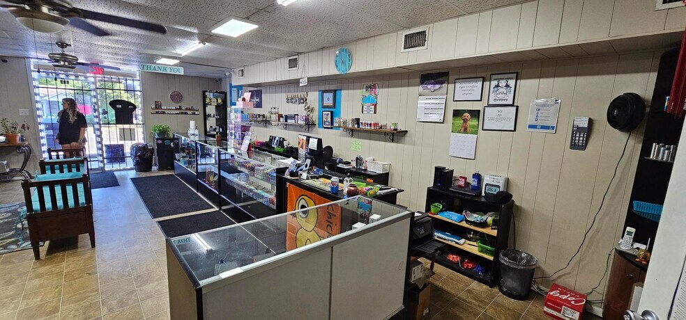 More Photos Of 4209 Broadway Ave, Haltom City Loft Creative Space For Sale