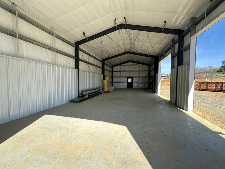 More Photos Of 25 Marietta Pl NW, Concord Industrial For Lease