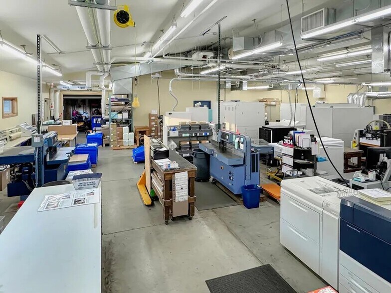 More Photos Of 601 Jewett St, Marshall Office For Sale