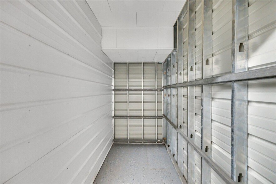 More Photos Of 2312 S 5th St, Allentown Self Storage For Sale