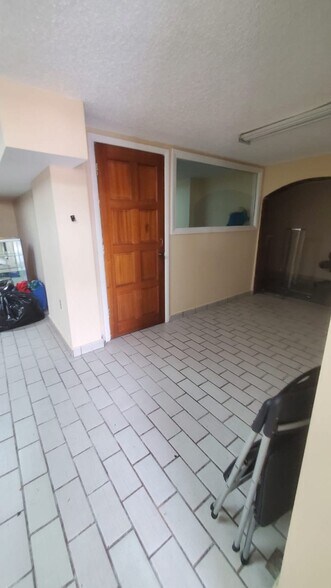 More Photos Of 330-332 W 9th St, Hialeah Storefront Retail Office For Lease