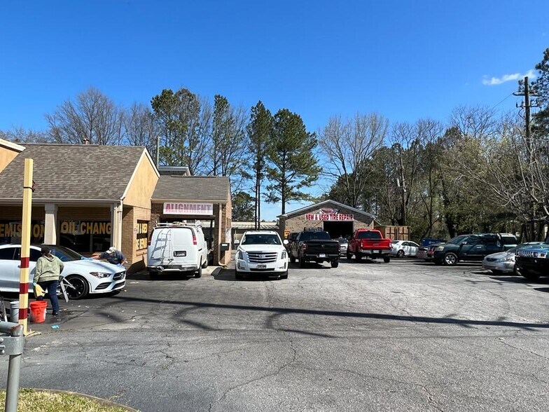 More Photos Of 1010 Killian Hill Rd SW, Lilburn Auto Repair For Lease