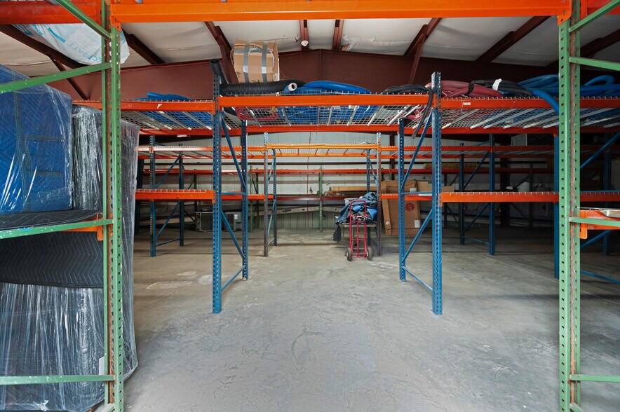 More Photos Of 616 Bay St, Brunswick Warehouse For Lease