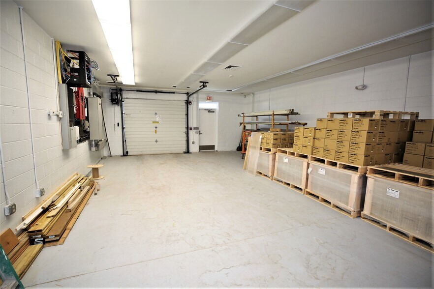 More Photos Of 60 Millstone Rd, Somerset Light Distribution For Lease