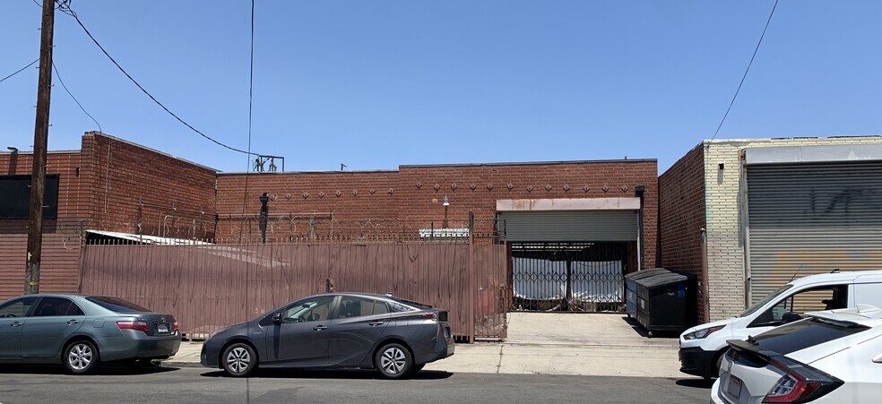 More Photos Of 149 W 31st St, Los Angeles Warehouse For Sale