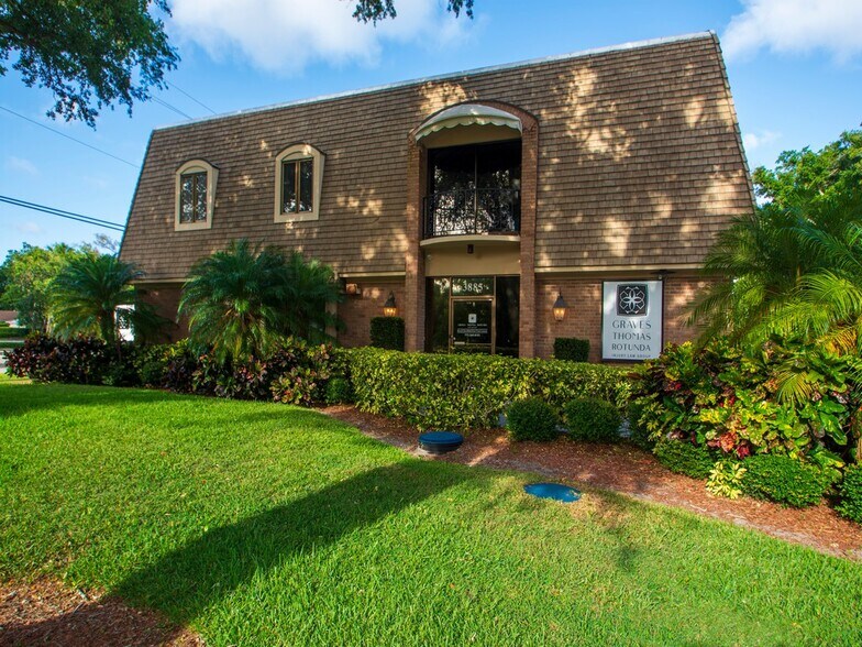 More Photos Of 3885 20th St, Vero Beach Office For Lease