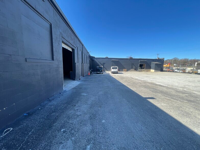 More Photos Of 330 N Warwick Ave, Baltimore Warehouse For Lease