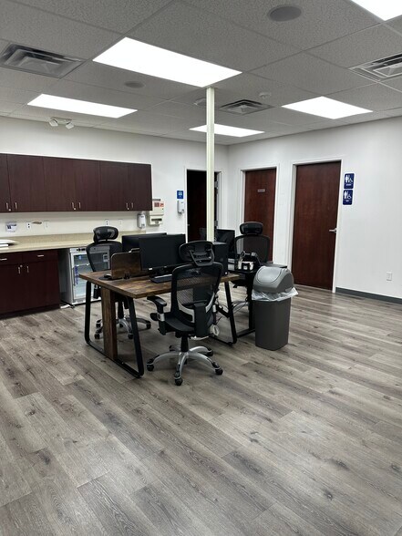 More Photos Of 22990 Pontiac Trl, South Lyon Bank For Sale