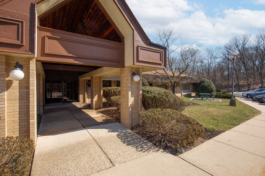 More Photos Of 9 Post Rd, Oakland Medical For Lease