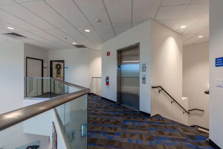 More Photos Of 1375 W Drivers Way, Tempe Light Distribution For Sale
