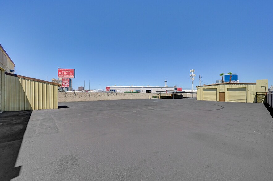 More Photos Of 2951 Westwood Dr, Las Vegas Distribution For Lease