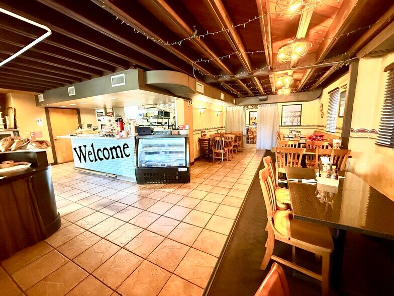 More Photos Of 1537 Margaret St, Jacksonville Restaurant For Sale