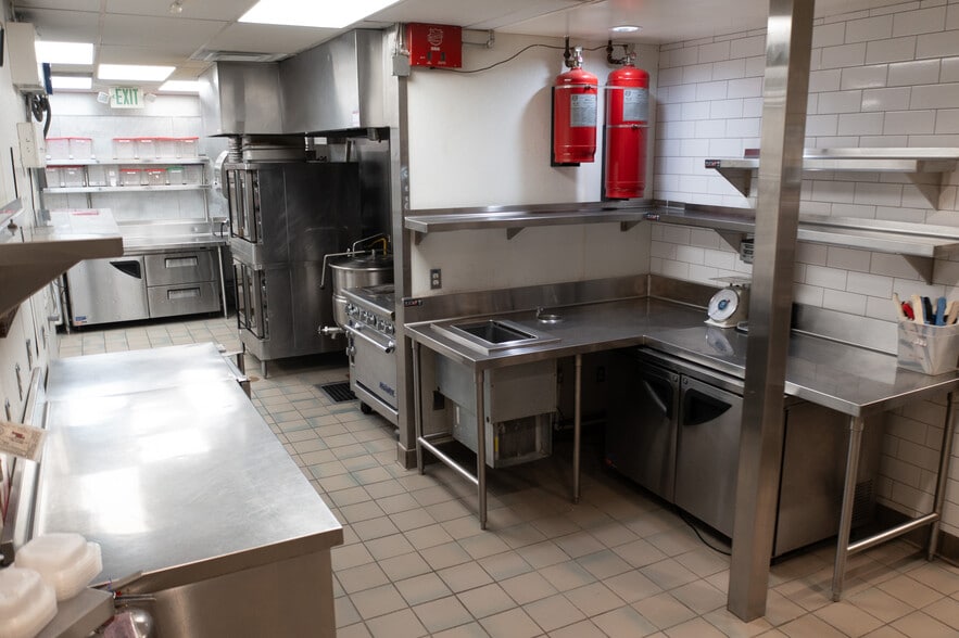 More Photos Of 74225 Highway 111, Palm Desert Restaurant For Lease