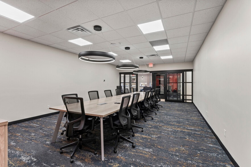 More Photos Of 4600 E Martha Truman Rd, Grandview Warehouse For Lease