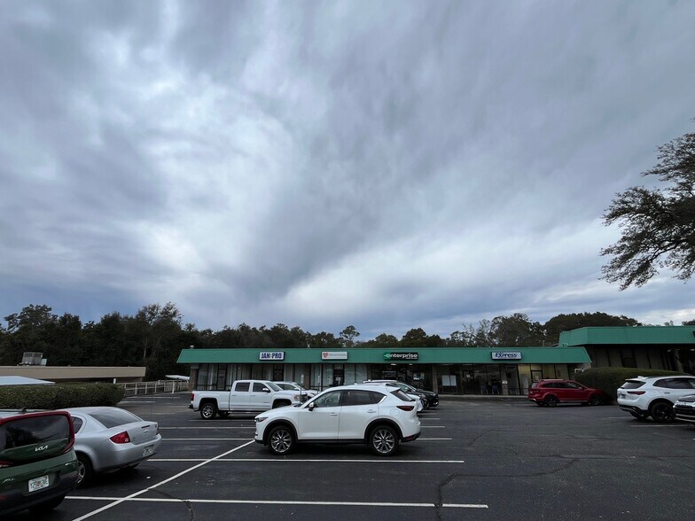 More Photos Of 410 Government Ave, Valparaiso Unknown For Lease