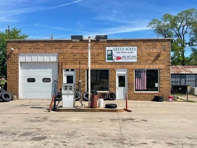 Primary Photo Of 402 E Main St, Chambers Service Station For Sale