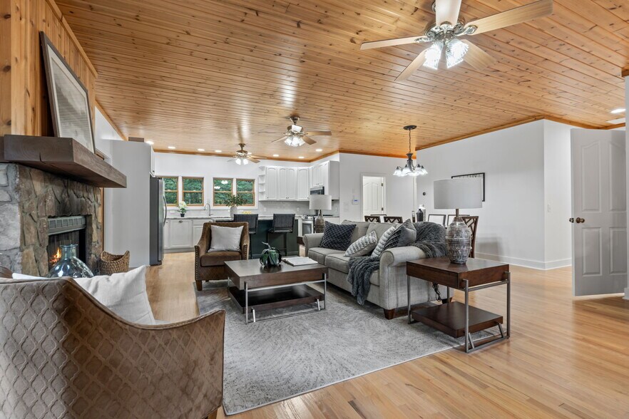 More Photos Of 122 Highlands View Rd, Highlands Specialty For Sale