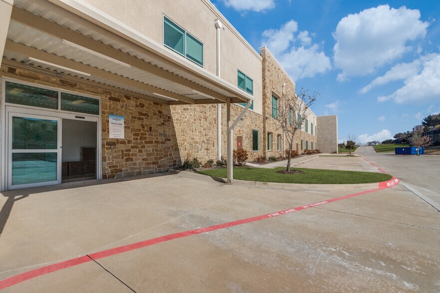 More Photos Of 6601 W University Dr, McKinney Hospital For Lease