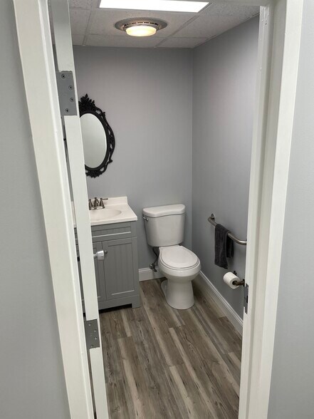 More Photos Of 9712 Belair Rd, Nottingham Medical For Lease