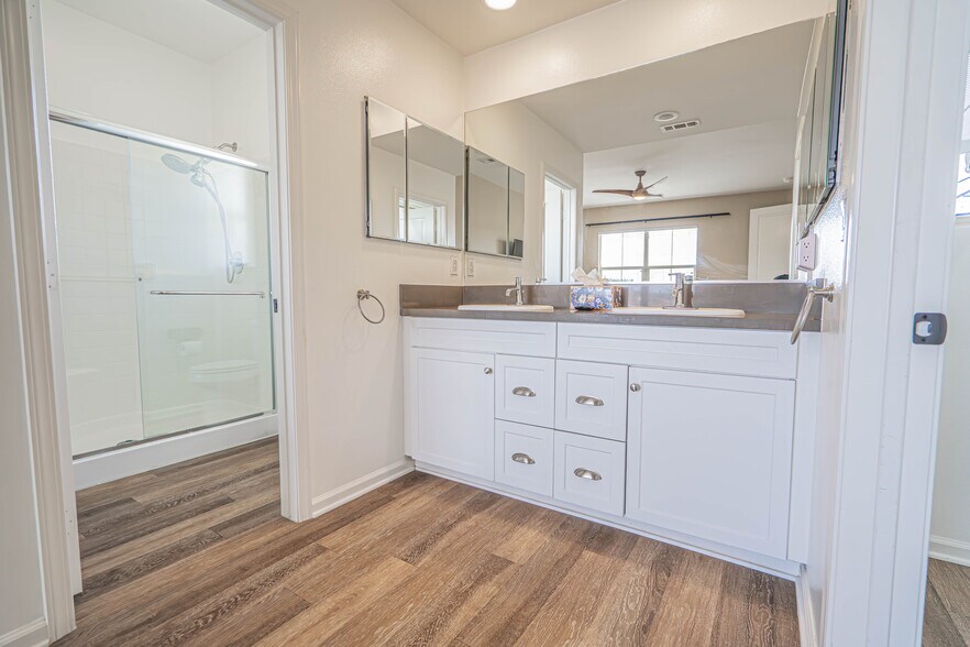 More Photos Of 26266 Prima Way, Santa Clarita Specialty For Lease