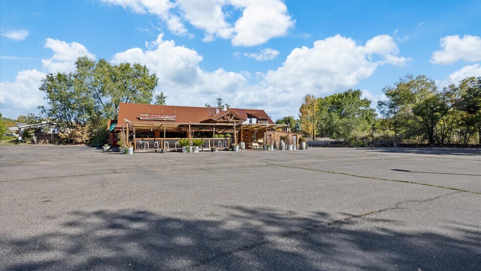 More Photos Of 412 Park Ave, Rifle Restaurant For Sale