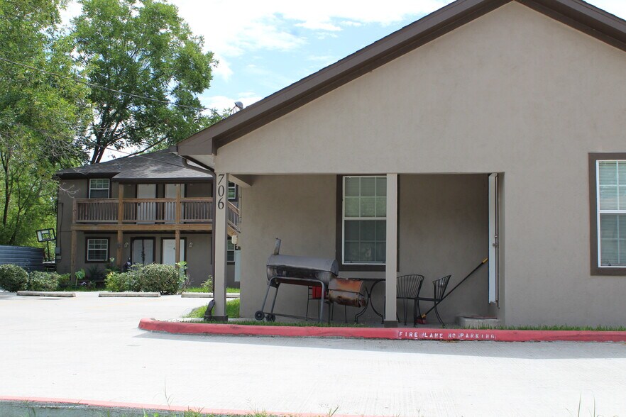 More Photos Of 706 Harris Ave, Pasadena Apartments For Sale