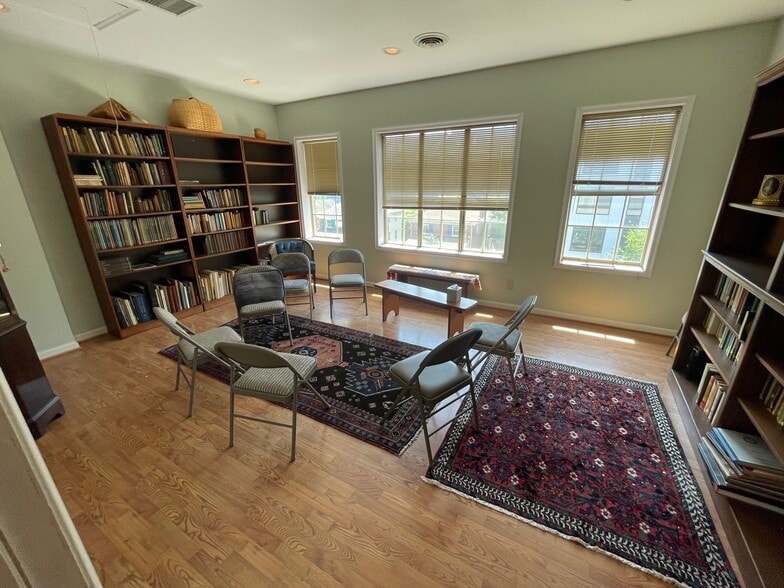 More Photos Of 8607-8609 2nd Ave, Silver Spring Medical For Sale