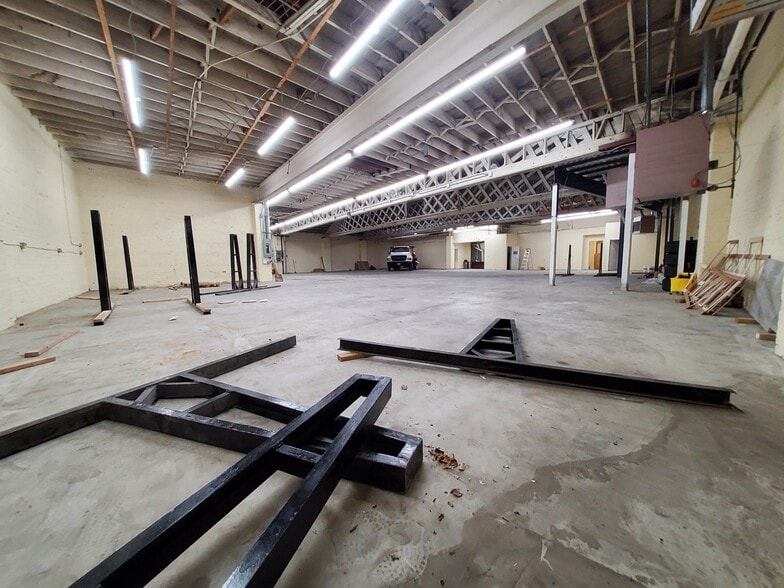 More Photos Of 1304 N Broad St, Hillside Warehouse For Lease